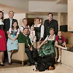 Almwellness Pierer Szálloda 4*