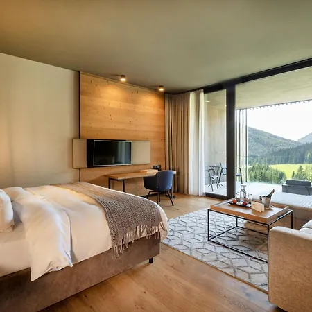 ホテル Almwellness Pierer 4*