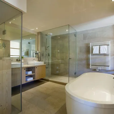 Almwellness Pierer ホテル 4*