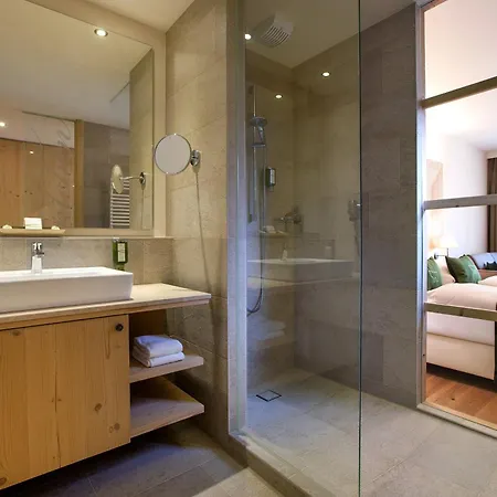 Almwellness Pierer ホテル 4*