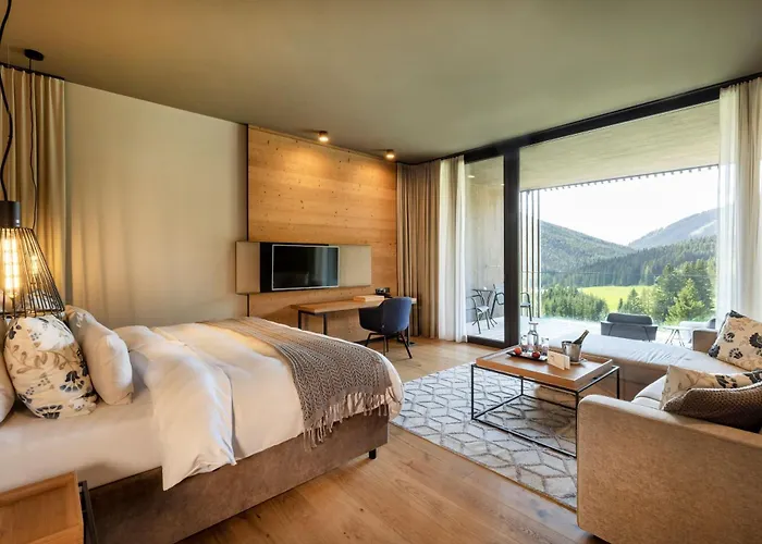 فندق Almwellness Pierer 4*